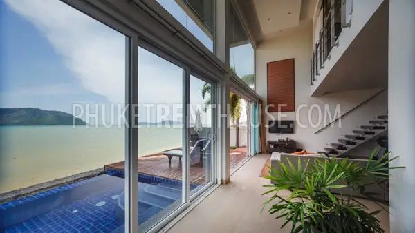 RAW19456: Beachfront 2 Bedroom Pool Villa in Rawai. Photo #17