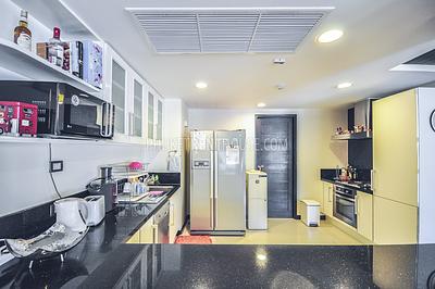 BAN19950: Luxury 3-Bedroom Apartment near Bang Tao beach. Photo #2