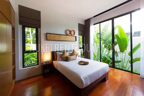 NAI20072: Spacious 4 Bedroom Villa in Nai Harn. Photo #2