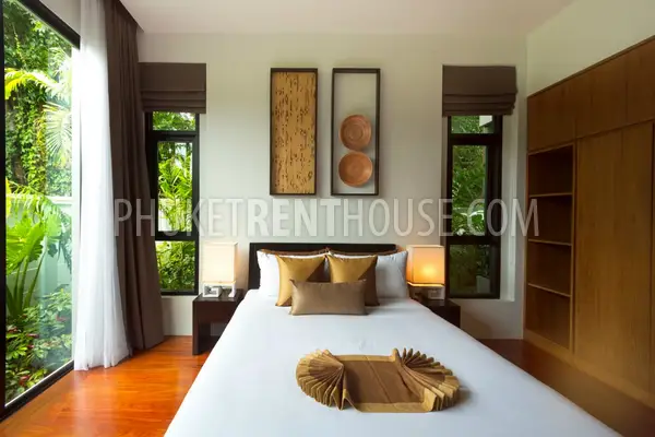NAI20072: Spacious 4 Bedroom Villa in Nai Harn. Photo #12