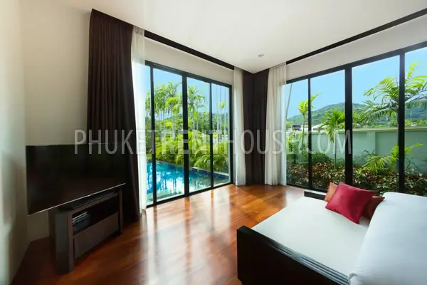 NAI20072: Spacious 4 Bedroom Villa in Nai Harn. Photo #6