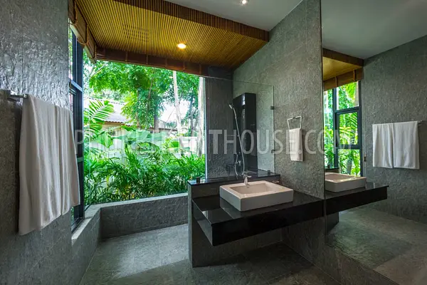 NAI20072: Spacious 4 Bedroom Villa in Nai Harn. Photo #44