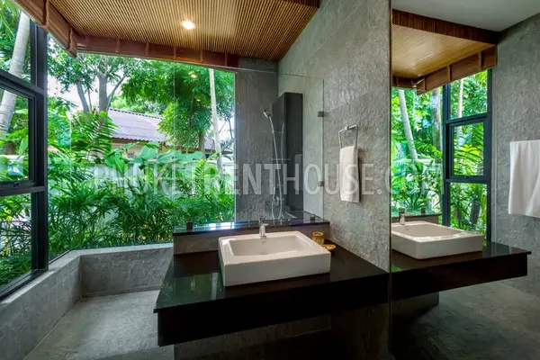 NAI20072: Spacious 4 Bedroom Villa in Nai Harn. Photo #53