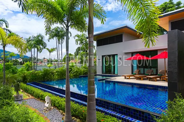 NAI20072: Spacious 4 Bedroom Villa in Nai Harn. Photo #48