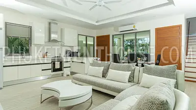 RAW20082: Beautiful Villa with 4 Bedrooms just only 500 m from Rawai Beach. Fotoğraf #6