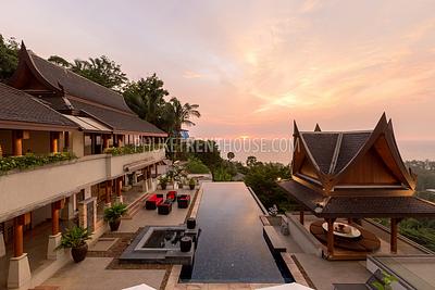 SUR19757: Luxury 6 Bedroom Villa with Pool and Terrace close to Surin beach. Photo #2