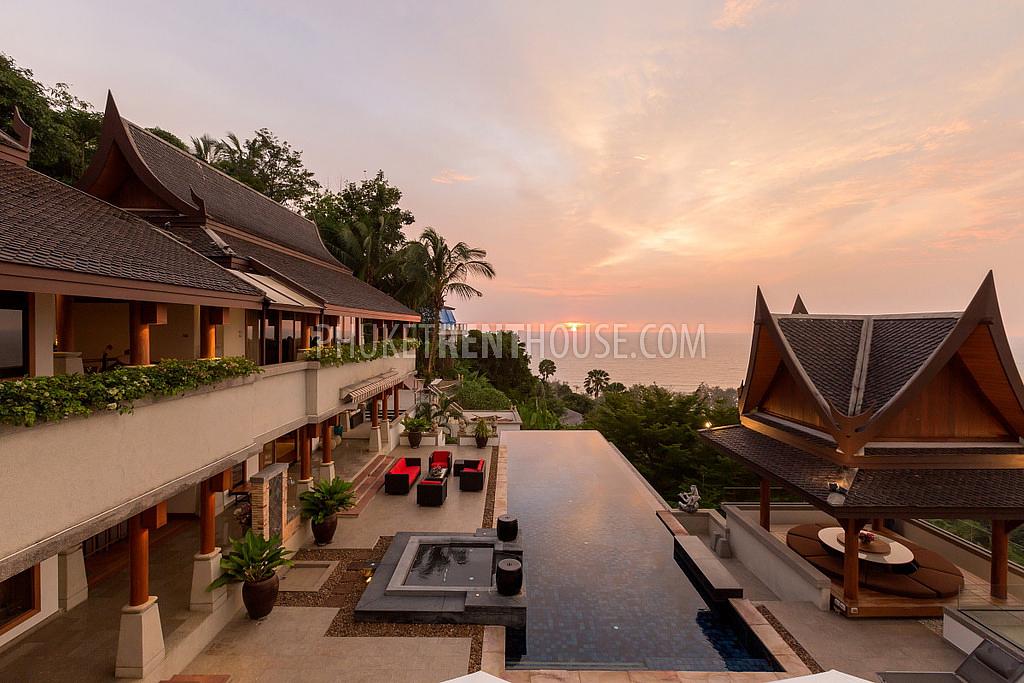 SUR19757: Luxury 6 Bedroom Villa with Pool and Terrace close to Surin beach. Photo #5