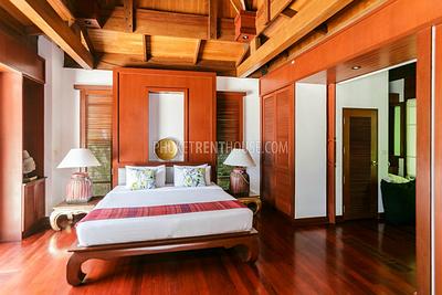 SUR19759: 4 Bedrooms Ocean Front Luxury Villa in Surin. Photo #11