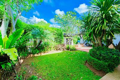 BAN19763: 5 Bedroom Pool Villa within 200 meters to the Bang Tao beach. Photo #26