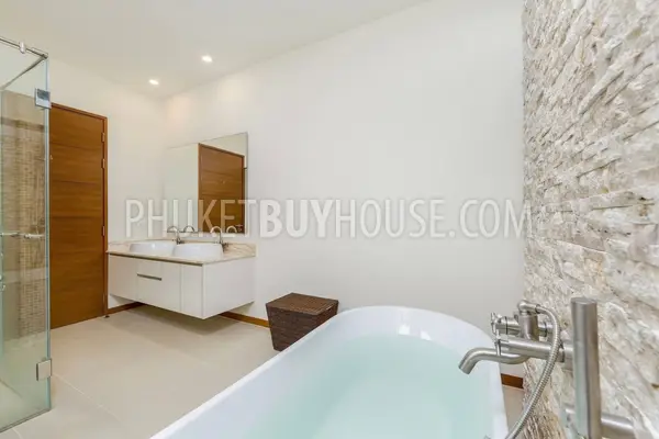RAW3790: Pool Villa Walking Distance to Beach in Rawai Area. Photo #10