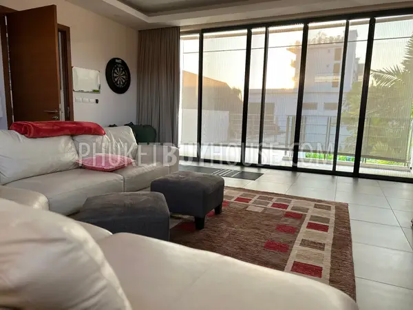 RAW23017: 3-Bedroom Pool Villa with Private Garden in Rawai. Photo #6