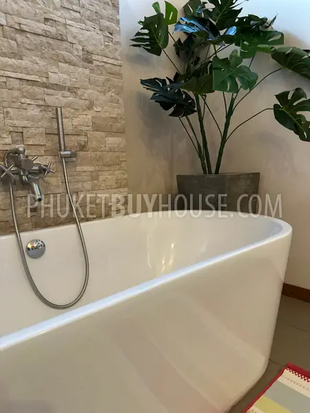 RAW23017: 3-Bedroom Pool Villa with Private Garden in Rawai. Photo #20