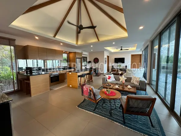 RAW23017: 3-Bedroom Pool Villa with Private Garden in Rawai. Photo #2
