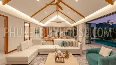 BAN22011: Oasis in Bang Tao: Luxurious 3-Bedroom Pool Villa with BBQ Area for Sale. Photo #9