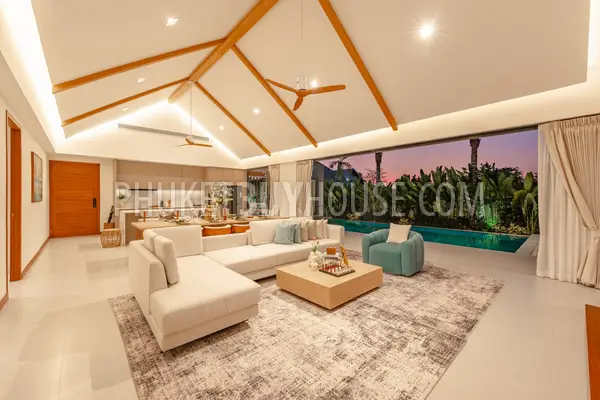 BAN22011: Oasis in Bang Tao: Luxurious 3-Bedroom Pool Villa with BBQ Area for Sale. Photo #10