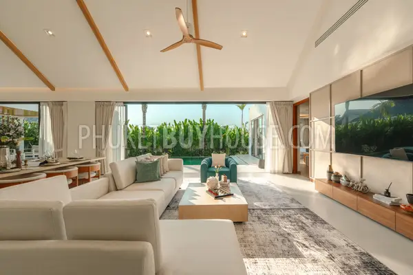 BAN22011: Oasis in Bang Tao: Luxurious 3-Bedroom Pool Villa with BBQ Area for Sale. Photo #11
