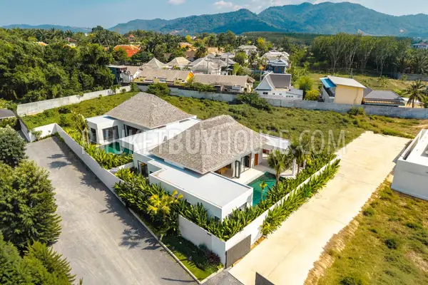 BAN22011: Oasis in Bang Tao: Luxurious 3-Bedroom Pool Villa with BBQ Area for Sale. Photo #6