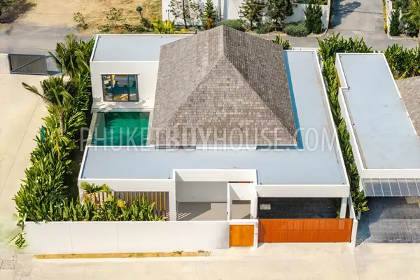 BAN22011: Oasis in Bang Tao: Luxurious 3-Bedroom Pool Villa with BBQ Area for Sale. Photo #8