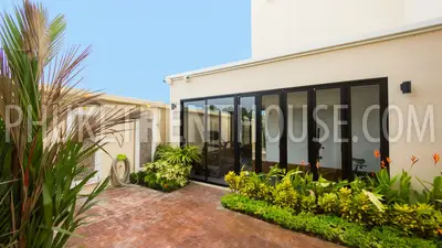 NAI20461: Pool Access 2 Bedroom Apartment in Nai Harn. Photo #2