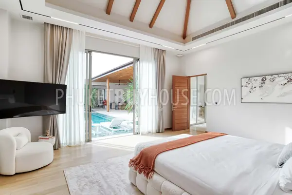 LAY7165: 4 Bedroom Luxurious Villa in Layan. Photo #28