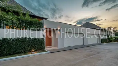 LAY7165: 4 Bedroom Luxurious Villa in Layan. Photo #20
