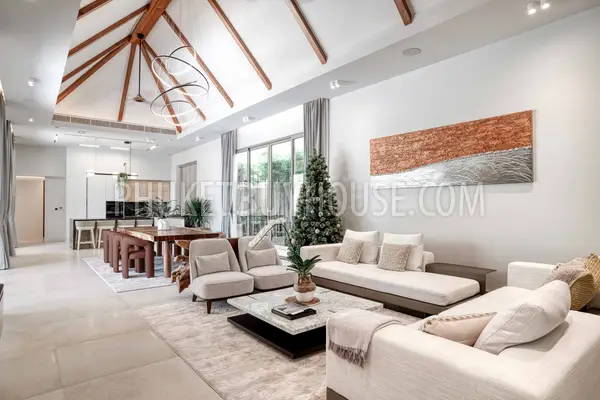 LAY7165: 4 Bedroom Luxurious Villa in Layan. Photo #15