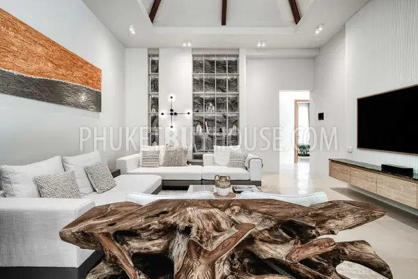 LAY7165: 4 Bedroom Luxurious Villa in Layan. Photo #23