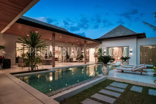 LAY7165: 4 Bedroom Luxurious Villa in Layan. Photo #22