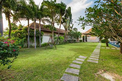 NAI20487: Pool 3 Bedroom Villa in Nai Harn Area. Photo #31