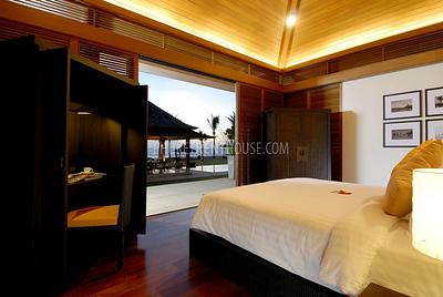 PHA20123: Beachfront Villa with captivating views of the Andaman Sea, 6 Bedrooms. Photo #3