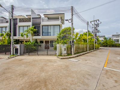 BAN20172: Cozy 3 Bedroom Townhouse with big Garden near Bang Tao Beach. Photo #2