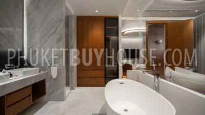 PAT23022: 3-Bedroom Duplex Penthouse with Private Pool & Sea Views in Patong. Photo #17