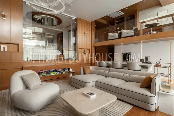 PAT23022: 3-Bedroom Duplex Penthouse with Private Pool & Sea Views in Patong. Fotoğraf #4