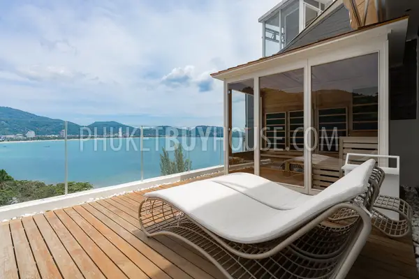PAT23022: 3-Bedroom Duplex Penthouse with Private Pool & Sea Views in Patong. Fotoğraf #1