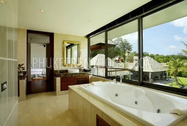 BAN20226: Wonderful Villa with 5 Bedroom in BangTao. Fotoğraf #1