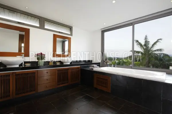 BAN20226: Wonderful Villa with 5 Bedroom in BangTao. Fotoğraf #2