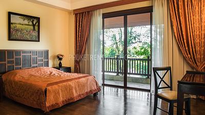 BAN20235: 4 Bedroom Villa + 1BR CABINET with beautiful Lake View in Bang Tao. Photo #13