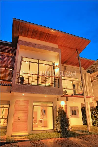 PHU3644: Contemporary Three Bedrooms Townhouse  in Center of City For Sale. Photo #8