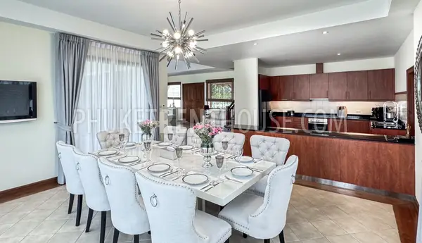 LAG23048: Spacious 5-bedroom villa for rent in the gated community of Laguna, Phuket. Fotoğraf #31