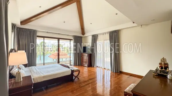 LAG23048: Spacious 5-bedroom villa for rent in the gated community of Laguna, Phuket. Fotoğraf #22