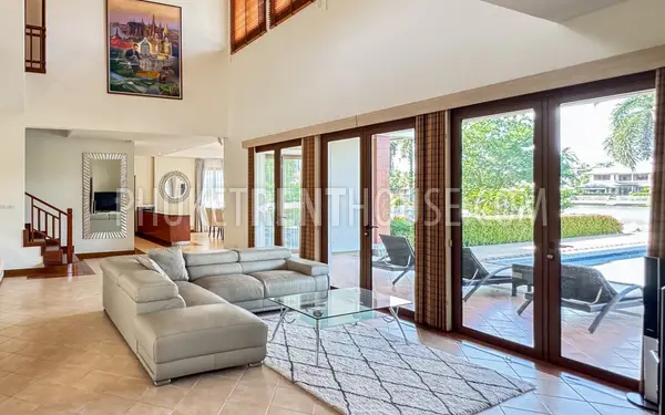 LAG23048: Spacious 5-bedroom villa for rent in the gated community of Laguna, Phuket. Fotoğraf #32