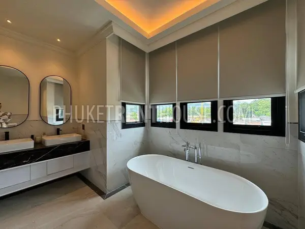 BAN23052: Luxury 3-Bedroom Pool Villa For Rent Near Bang Tao Beach, Phuket. Fotoğraf #6