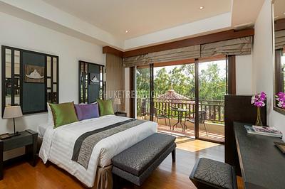 BAN20792: Изумительная 4-Спальная Резиденция  с Видом на Озеро в Банг Тао. Фото #11