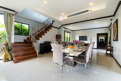 BAN20842: Spacious 4 Bedroom Villa with Pool and BBQ Area in Bang Tao. Photo #17