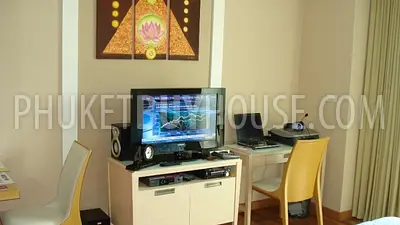 PHU3601: 2 bedroom Condo in the heart of Phuket. Photo #3