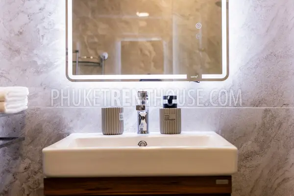 LAG23024: Spacious 1-Bedroom Apartment in Laguna Phuket Near Bang Tao Beach. Photo #17