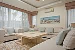 BAN20544: Beautiful 3 storey Villa near Laguna area. Thumbnail #6