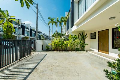 BAN20545: Excellent 3 Bedroom Townhouse in Bang Tao. Photo #3