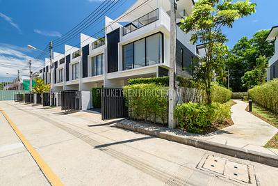BAN20608: Luxury 3 Bedroom Townhouse close to the Bang Tao Beach. Photo #2