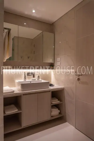 BAN21299: Stylish 2 bedroom apartment in walking distance to the Bangtao beach. Photo #37